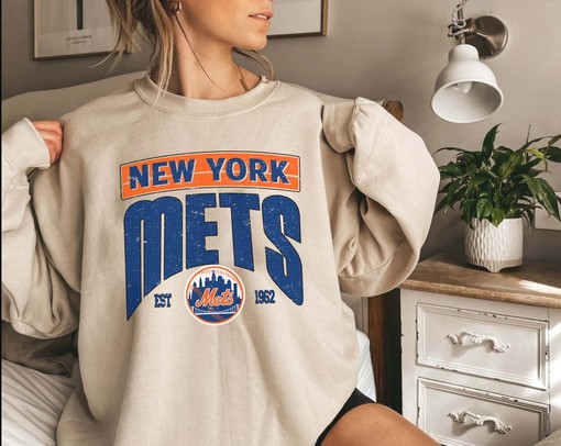 Vintage New York Mets EST 1962 Logo Sweatshirt - Unisex Baseball Champions Sweater Hoodie