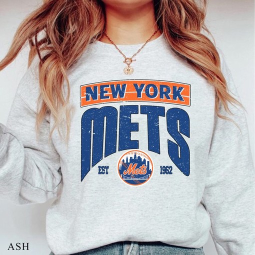 Vintage New York Mets EST 1962 Logo Sweatshirt - Unisex Baseball Champions Sweater Hoodie - Image 2