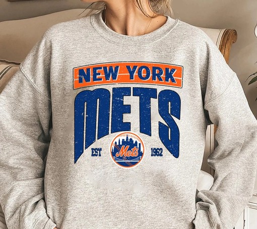 Vintage New York Mets EST 1962 Logo Sweatshirt - Unisex Baseball Champions Sweater Hoodie - Image 3