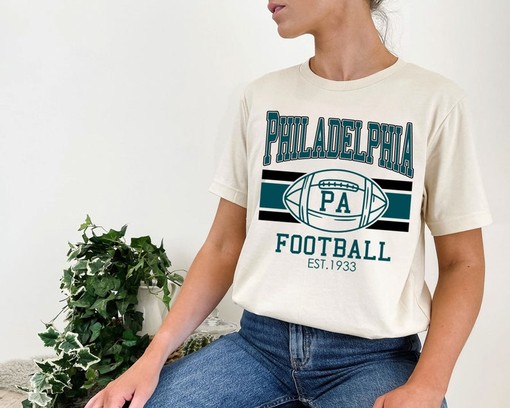 Vintage Philadelphia Football Sweatshirt - Classic Retro Design for NFL Fans - Image 4