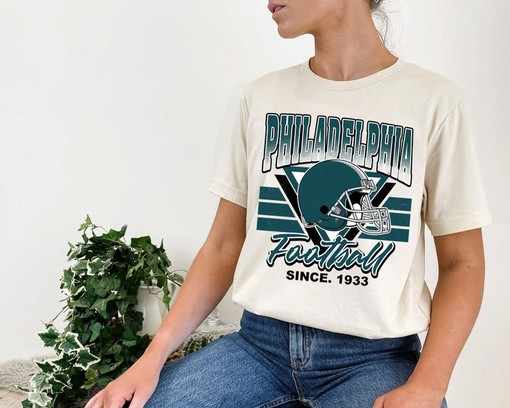 Vintage Philadelphia Football Team Sweatshirt - Iconic Retro Design for NFL Fans - Image 4