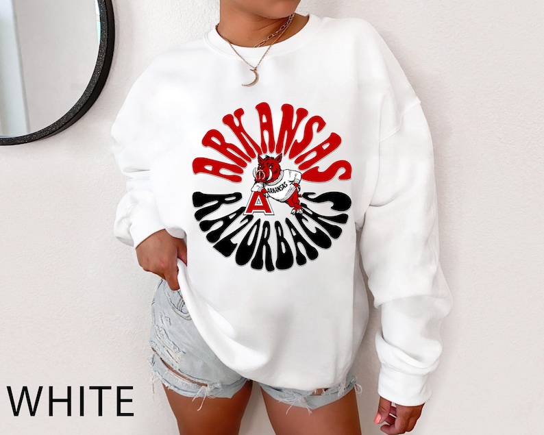 Vintage Razorback Crewneck For Fans - Arkansas Razorbacks Sweatshirt, NCAA Shirts for Men - Image 3