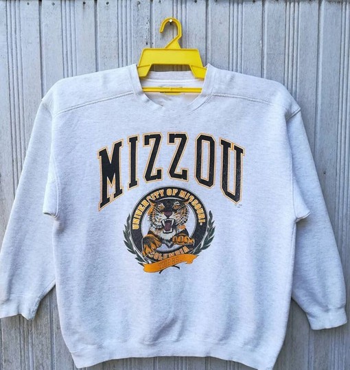 Vintage Style 1980 University of Missouri Columbia Sweatshirt, Classic Sweater for MU Tigers Fans