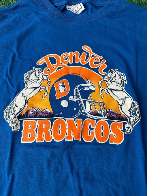 Vintage Style 1990s NFL Denver Broncos Single Stitch Sweatshirt T-Shirt Ideal Gift for NFL Fans, with retro NCAA shirts - Image 2