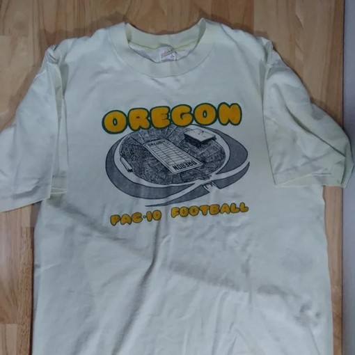 Vintage Style 80S Oregon Ducks Pac-10 Football T-Shirt and Sweatshirt