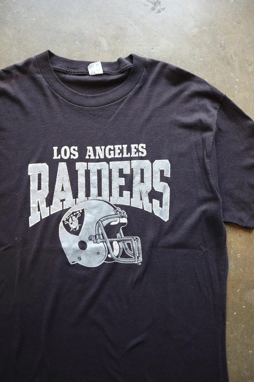 Vintage Style 80s Los Angeles Raiders Champion Essential NFL Football Sweatshirt T-shirt, Celebrate Your Team's Legacy - Image 2