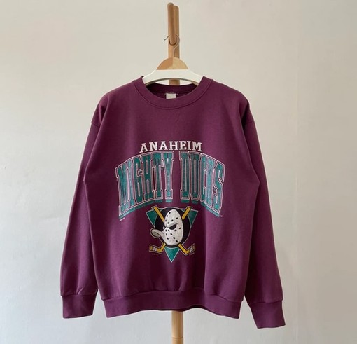 Vintage Style 90S Anaheim Mighty Ducks Crewneck Sweatshirt - Retro Tee for Old-School Fans