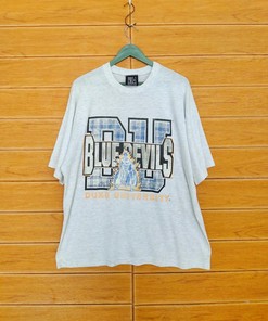 Vintage Style 90S Duke University Sweatshirt Hoodie Football Game Day T-Shirt Lover with a Retro Look