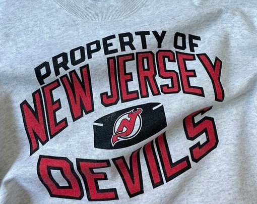 Vintage Style 90S New Jersey Devils Crewneck Sweatshirt, Shirt, and Hoodie for Fans - Image 2