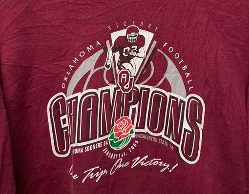 Vintage Style 90S University Oklahoma Sooners Shirt for Fans - Image 2