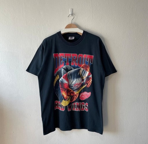 Vintage Style 90s Detroit Red Wings Crewneck T-Shirt Stylish Red Wings Shirt and Hoodie