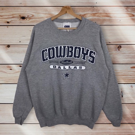 Vintage Style 90s NFL Dallas Cowboys Crewneck Sweatshirt Ideal for Football Lovers