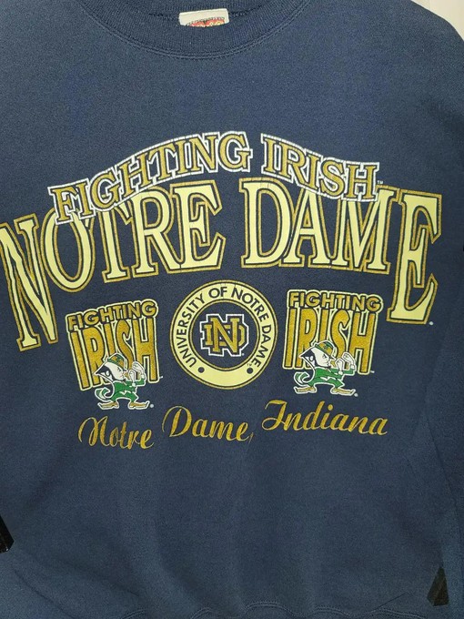 Vintage Style 90s Notre Dame Fighting Irish T-Shirt Sweatshirt American Football Sweatshirt Sports Gifts - Image 2