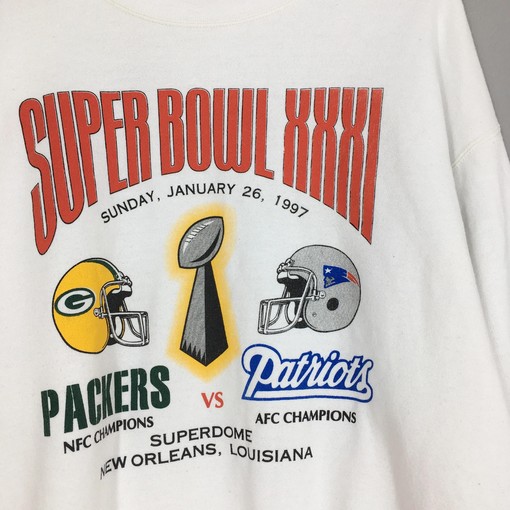 Vintage Style 90s Super Bowl XXXI Champion NFL Football Sweatshirt T-shirt, Celebrate an Iconic Game - Image 2