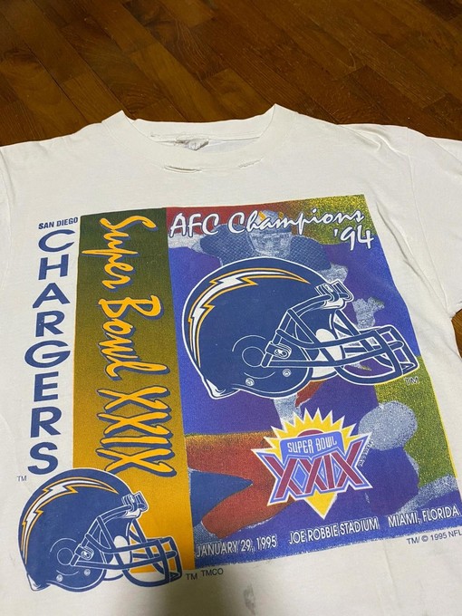 Vintage Style 95 AFC Champions San Diego Chargers Super Bowl NCAA Sweatshirt T-shirt - Ideal Gift for NFL Fans - Image 2