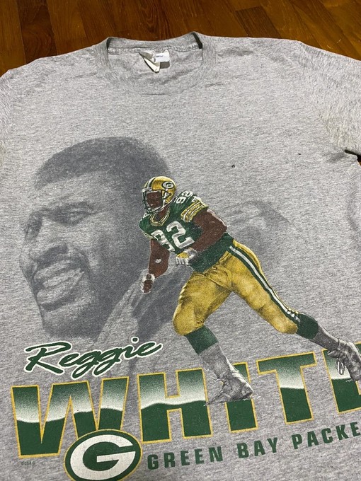 Vintage Style 96 Green Bay Packers Reggie Sweatshirt T-Shirt Ideal Gift for NFL Fans, featuring vintage NCAA shirts - Image 2
