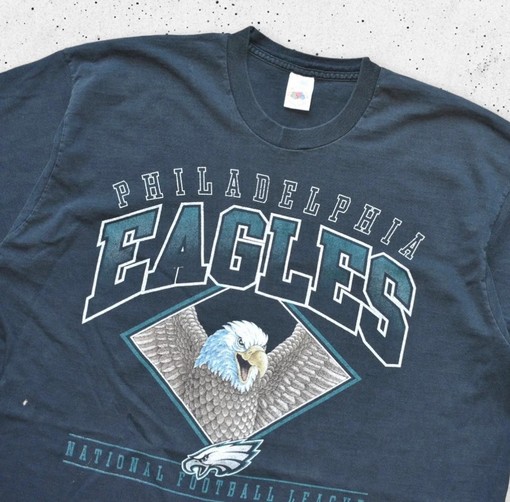 Vintage Style 96 Philadelphia Eagles Sweatshirt T-Shirt Ideal Gift for NFL Fans, featuring retro NCAA shirts - Image 2