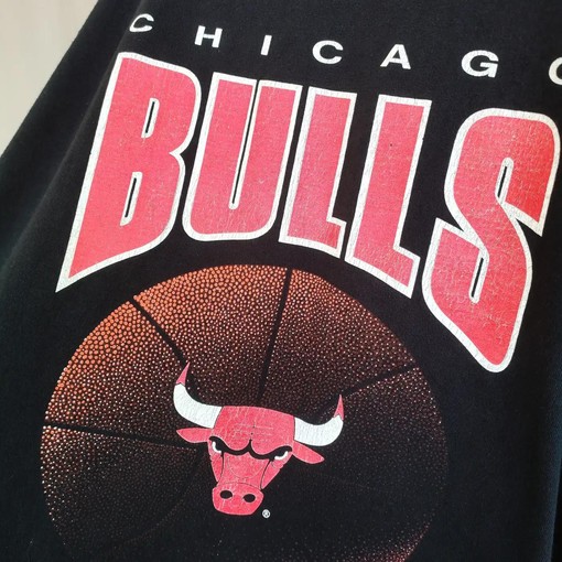 Vintage Style Chicago Bulls Tee, Sweatshirt, Hoodie - Hoops Apparel - Image 2