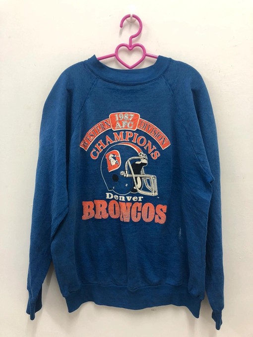 Vintage Style Denver Broncos 1987 AFC Champion Sweatshirt T-Shirt Ideal Gift for NFL Fans