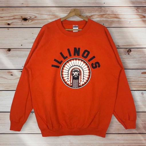 Vintage Style Illinois State University Crew Neck Sweatshirt with Classic Look, Gift for NCAA Fans