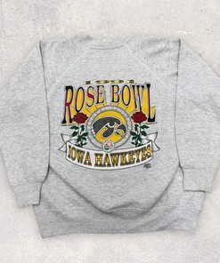 Vintage Style Iowa Hawkeyes NCAA T-Shirt Sweatshirt Hoodie for Football Fans