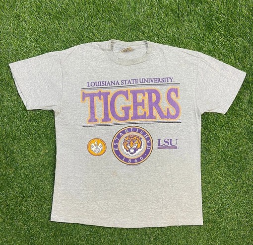 Vintage Style Louisiana State University Tigers T-Shirt Hoodie - Perfect for LSU Fans!