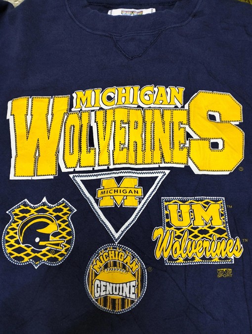 Vintage Style Michigan Wolverines College Shirts Sweatshirt T-shirt - Image 2