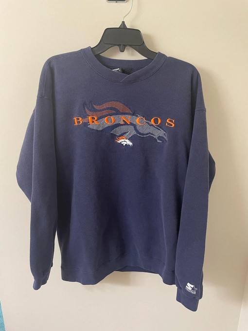 Vintage Style NFL 90s Denver Broncos Starter Sweatshirt T-shirt for Football Lovers