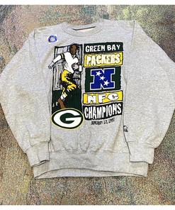 Vintage Style NFL 90s Green Bay Packers Starter Sweatshirt T-shirt for NFL Enthusiasts
