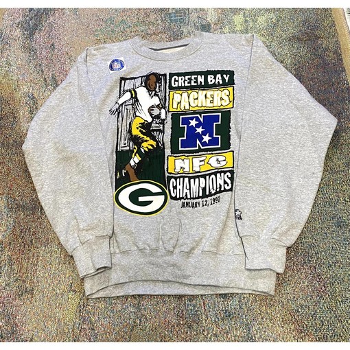 Vintage Style NFL 90s Green Bay Packers Starter Sweatshirt T-shirt for NFL Enthusiasts
