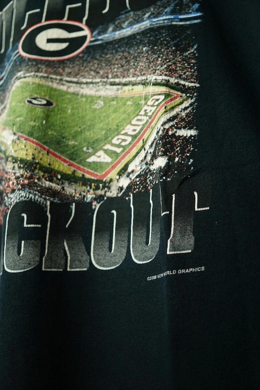 Vintage Style NFL Bulldog Tribute Sweatshirt T-shirt - Image 2