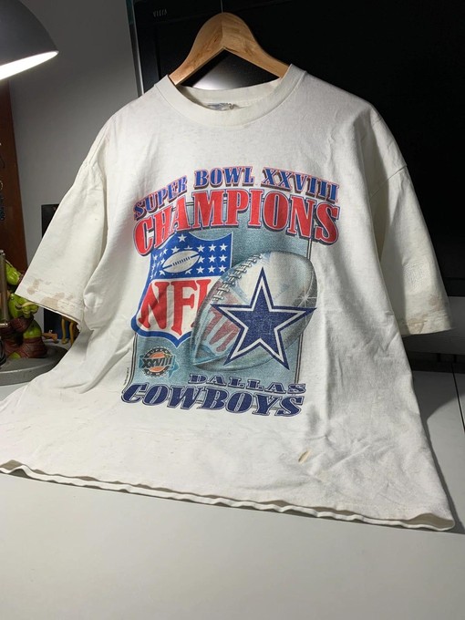 Vintage Style NFL Dallas Cowboys Sweatshirt T-Shirt Ideal Gift for NFL Fans, featuring American University t shirt