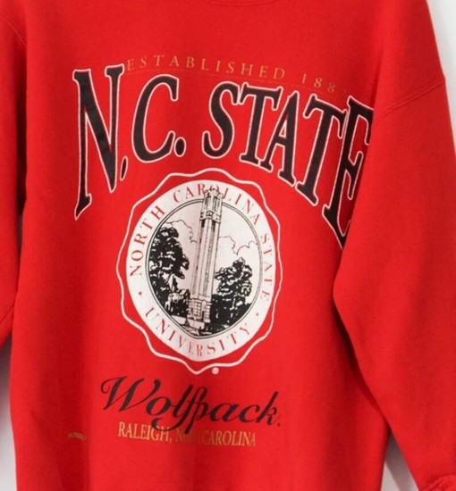 Vintage Style North Carolina State University Wolfpack Sweatshirt, Sweater - Image 2