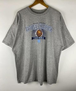 Vintage Style North Carolina Tarheels NCAA Sweatshirt Hoodie T-Shirt Lover 2005 Edition