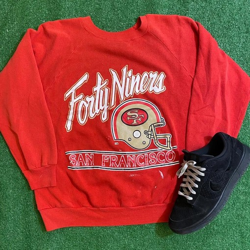 Vintage Style San Francisco 49ers NFL Football Sweatshirt T-shirt, A Must-have for Fans