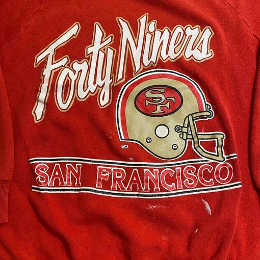 Vintage Style San Francisco 49ers NFL Football Sweatshirt T-shirt, A Must-have for Fans - Image 2