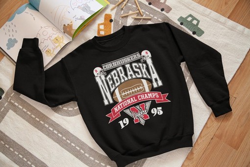 Vintage Style University Of Nebraska Huskers Sweatshirt and T-Shirt All Sizes with 1995 Nebraska Huskers Football Print - Image 2