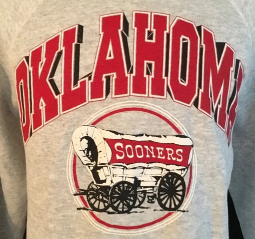 Vintage Style University Of Oklahoma Sooners Sweatshirt for Fans - Image 2
