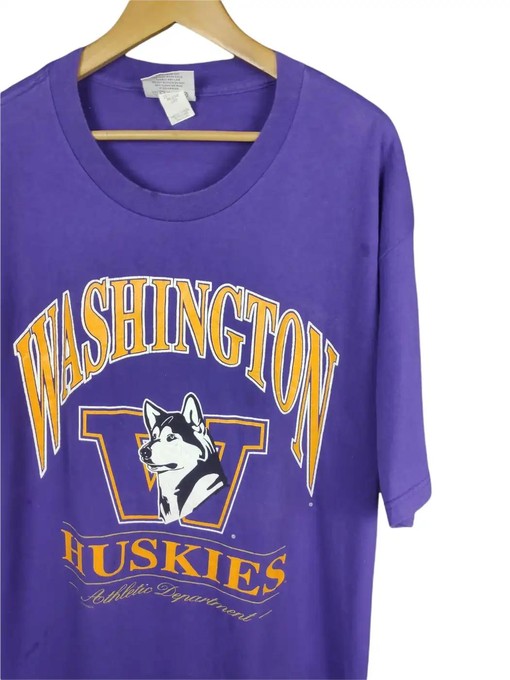 Vintage Style Washington Huskies Athletic Usa Football Team T-Shirt Sweatshirt Sports Gifts - A Must-Have For Fans - Image 2