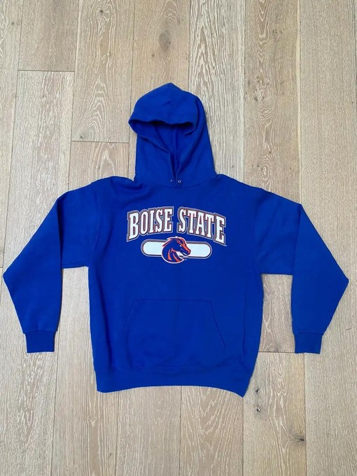 Vintage Style Y2K Champion Boise State Broncos T-Shirt Sweatshirt for NCAA Sports Fans