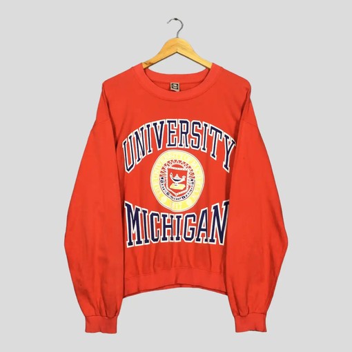 Vintage University of Michigan T-Shirt Sweatshirt Hoodie for American Football Lovers