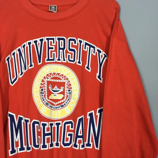 Vintage University of Michigan T-Shirt Sweatshirt Hoodie for American Football Lovers - Image 2