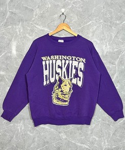 Vintage University of Washington Huskies Crewneck Sweatshirt, NCAA Sport Shirt for Girls
