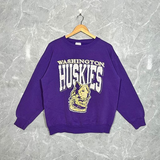 Vintage University of Washington Huskies Crewneck Sweatshirt, NCAA Sport Shirt for Girls