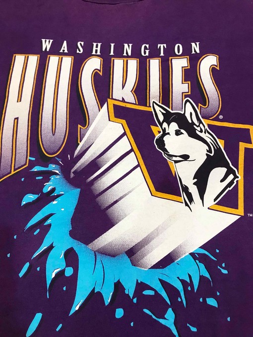 Vintage University of Washington Huskies Football T-Shirt, Retro NCAA Shirt for Men - Image 2