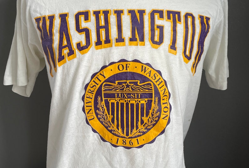 Vintage University of Washington Huskies NCAA College 1980s Crewneck Tshirt, American University Shirt - Image 2