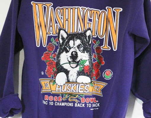 Vintage University of Washington Huskies Rose Bowl Sweatshirt, Classic NCAA Shirts for Men - Image 2