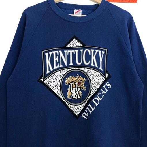 Vintage WKU Basketball Sweatshirt | NCAA Shirts for Men and Women - Image 2