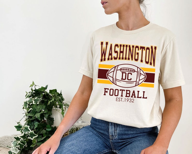 Vintage Washington NFL Sweatshirt for Fans of the Team - Image 4