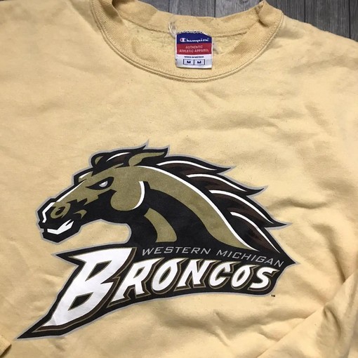 Vintage Western Michigan Bronchos T-Shirt Sweatshirt for American Football and NCAA Sports Lovers - Image 2